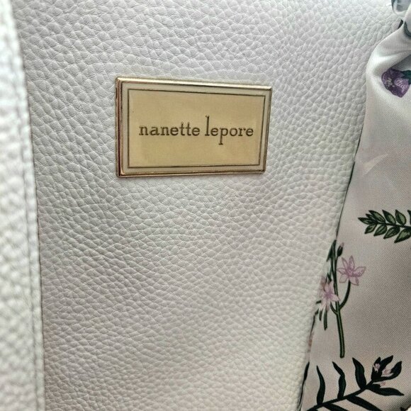 nanette lepore white double handle inner pockets gold logo hardware Scarf NWOT - Picture 3 of 9